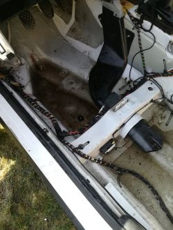 VW Passat B5 1998 - centralny zamek nie działa, tylko bagażnik się zamyka