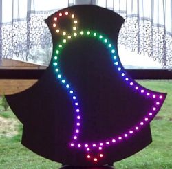 Animierte LED-Glocke LED-Weihnachtsdekoration in Form einer Glocke mit animierten Lichtern in verschiedenen Farben.
