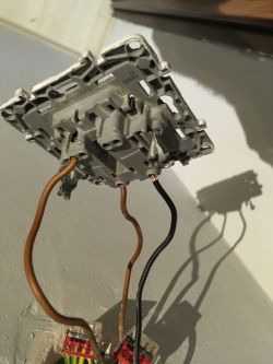 Sonoff Touch i dużo kabli w puszce... Sonoff Touch i dużo kabli w puszce...