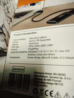 Opakowanie kieszeni Zenwire BS-2809S z opisem specyfikacji technicznych.