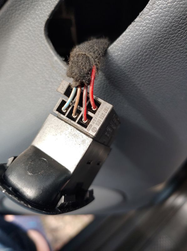 Jak podłączyć el wire do Seat Leon 1, by świecił jak z zapalniczki?