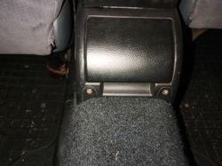 Zastosowanie otworów w tylnej popielniczce Seat Toledo 2 (Leon 1)