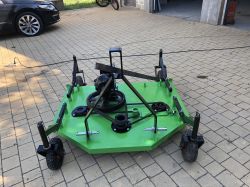 Kosiarka pielegnacyjna własnej konstrukcji