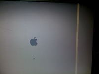 Apple MacBook Pro A1150 - bia³y pionowy pas na matrycy Apple MacBook Pro A1150 - bia³y pionowy pas na matrycy
