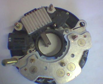 Schemat wewnętrzny alternatora HITACHI.