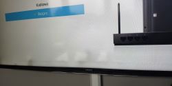 Samsung UE50J6200: Czarne plamy na ekranie - naprawa czy wymiana na nowy model?