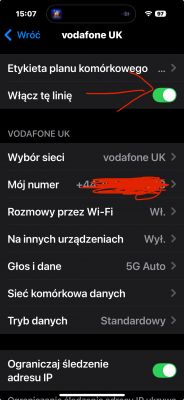 Zrzut ekranu z ustawień komórkowych iPhone, pokazujący opcje sieci Vodafone UK.