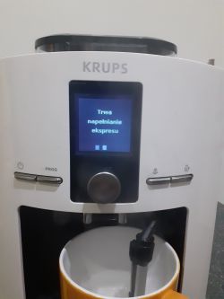 Krups EA8245PN - powtarzająca się konieczność napełniana ekspresu