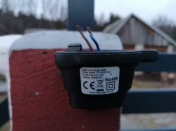 Lampa ostrzegawcza w napędzie bramy MaxGate - niegasnące światło po zamknięciu