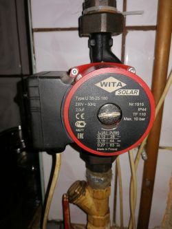 Instalacja C.O grzejniki ciepłe woda z boliera zimna