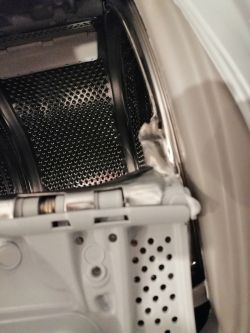 Pralka Electrolux EWT11366HGW - Nowa pralka i uszkodzenia po 3 praniu - Doświadc