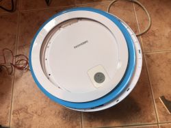 Wnętrze odkurzacza smart/robota sprzątającego z WiFi Medion 13277