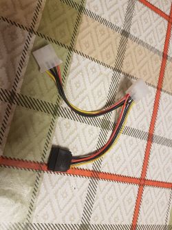 SSD Connection Issues: MOLEX->SATA Adapter vs Distributor & 4 vs 5 Cable Connectors SSD Connection Issues: MOLEX->SATA Adapter vs Distributor & 4 vs 5 Cable Connectors