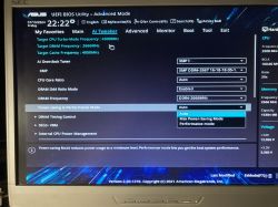 Ekran BIOS z ustawieniami Ai Tweaker na komputerze ASUS