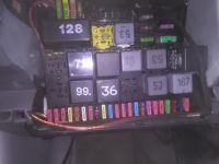 Ford Galaxy 2.3 DOHC 1997: Locating Fuses for Central Lock, Fog Lights, Reversing Lights