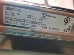 Etykieta urządzenia Electrolux z parametrami technicznymi.