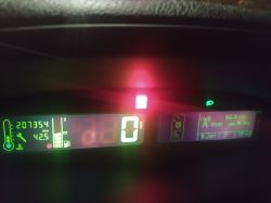 Xsara Picasso - Klucz na wyświetlaczu, czerwona kontrolka obok pomiaru paliwa