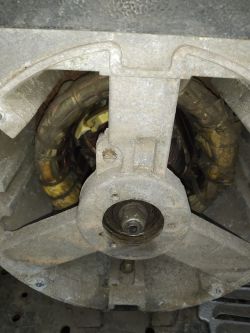 Agregat Honda ECT 6500 - brak napięcia na 3 fazach, regulator MECC ALTE SDR