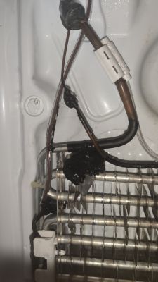 Samsung RS7687FHCBC - lodówka wybija różnicówkę