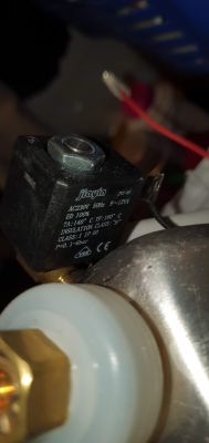 Generator pary Philips GC9241 wybija zabezpieczenie różnicowo-prądowe