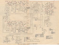 Skan schematu elektronicznego z zaznaczonymi napięciami w czerwonych ramkach