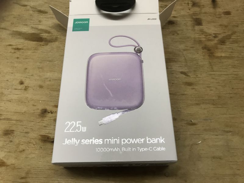 Opakowanie powerbanka JR-L002 Jelly 22,5 W z wbudowanym kablem USB C