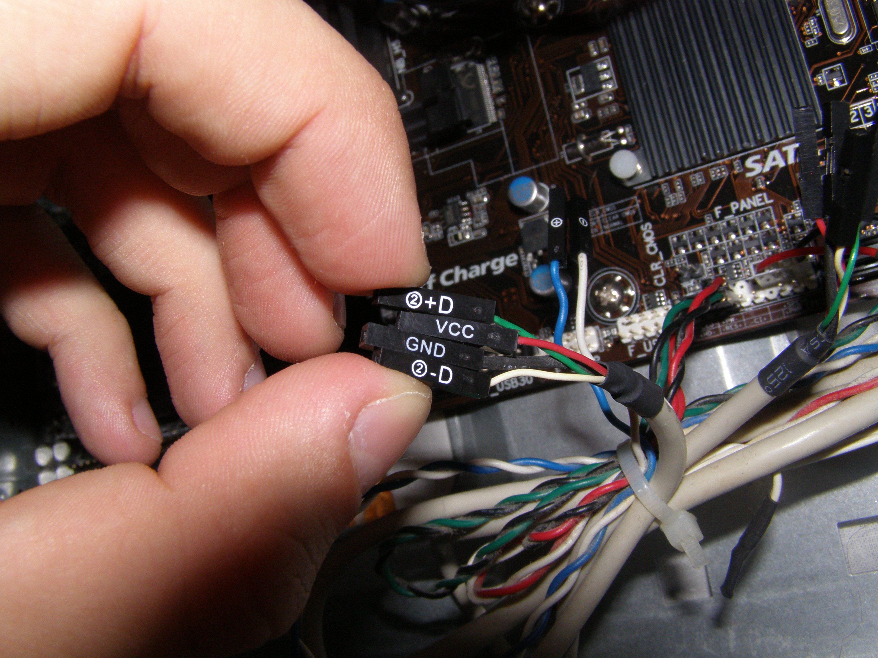 Podłączenie obudowy z 78LMT-USB3 Gigabyte - elektroda.pl