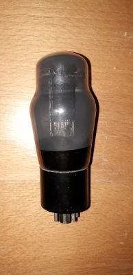Lampa elektronowa bez oznaczeń - co to za model? Lampa elektronowa bez oznaczeń - co to za model?