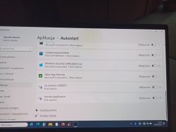 Ekran ustawień autostartu w systemie Windows 11 z wyłączonymi aplikacjami.