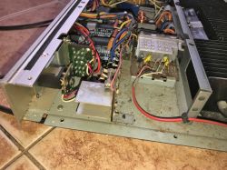 Wnętrze wzmacniacza audio Blaupunkt Mainamplifier MA-240 [1979/1980?]
