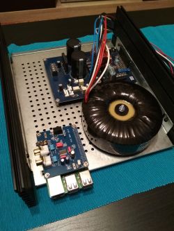 Wzmacniacz-streamer TA2022 + RaspberryPi 3 Wzmacniacz-streamer TA2022 + RaspberryPi 3
