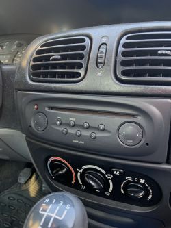 Renault Megane 1.4 16v 2002 - wymiana radia na Peiying PY3278 1-DIN (kompatybilność)