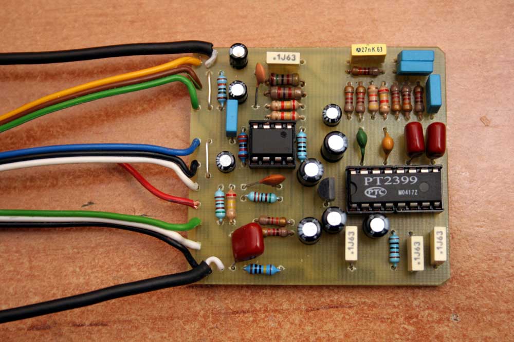 Efekt gitarowy -- Rebote Delay 2.5