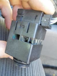 Citroen C5 2005 - lokalizacja śrub do demontażu deski rozdzielczej