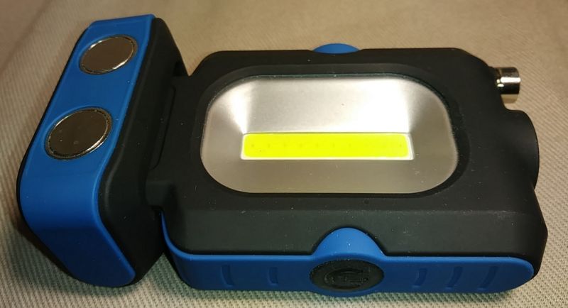 Cacko z wyglądu, a jak jest w środku? Cz. 2. Latarka przegubowa ze sklepu typu dyskont