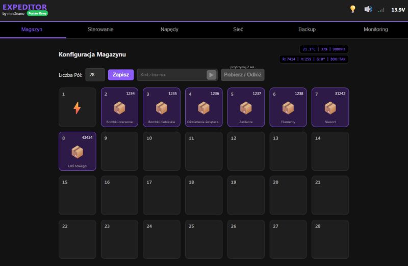 Screenshot of “EXPEDITOR” web panel showing a 28-slot warehouse grid and top navigation tabs