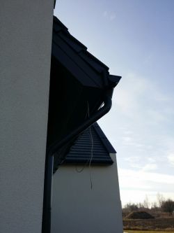 Jakie kamery i system monitoringu do domu z opcją chmury?