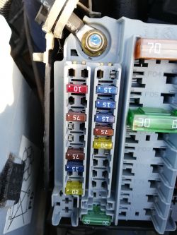 Fiat Panda 2004 - Installation of the cigarette lighter, from which block to con Fiat Panda 2004 - Installation of the cigarette lighter, from which block to con