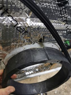 Jak podłączyć system audio w Golfie 5?