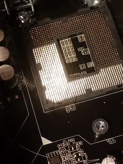 Asrock H81M-VG4 - Po włożeniu procesora płyta główna nie funkcjonuje jak trzeba.