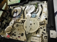 VCR Sony SLV-X50ME - Zębatka pękła ponownie, problemy ze złożeniem mechanizmu