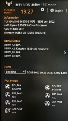 Ekran BIOS z ustawieniami EXPO w trybie Enabled i informacjami o RAM i wentylatorach