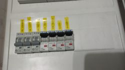 Rozdzielnica elektryczna: różnicówka 3-fazowa na wyłącznik główny - prawidłowość instalacji