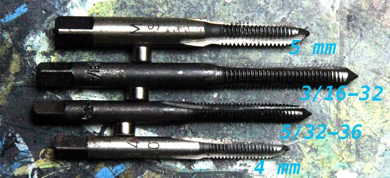 Cztery gwintowniki w różnych rozmiarach: 5 mm, 3/16-32, 5/32-36 i 4 mm