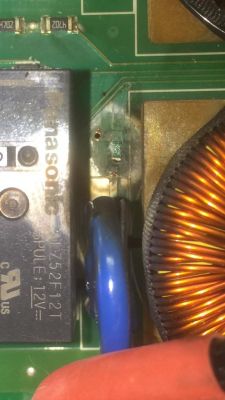 Beko HII 64400 AT - Płyta indukcyjna wyłącza się po włączeniu średnich palników