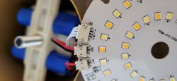 Lampka LED – jak podłączyć nowe gniazdo USB-C do PCB po wyrwaniu oryginału?