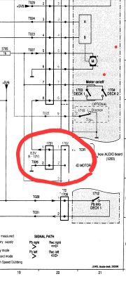 Fragment schematu elektronicznego z zaznaczonym obwodem zasilania silnika