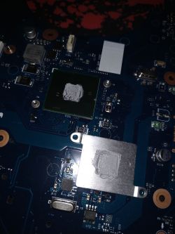 Processor after thermal paste replacement - Heats up quickly under load