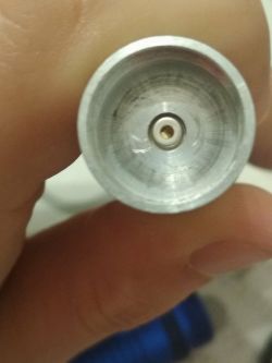 Niebieski laser - nie skupia się w okrągły punkt tylko kwadratowy/prostokątny Niebieski laser - nie skupia się w okrągły punkt tylko kwadratowy/prostokątny