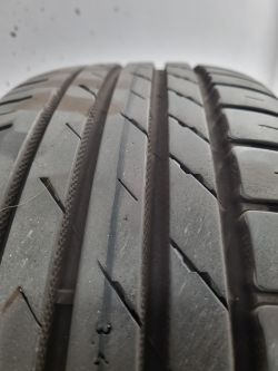 nokian wetproof - Nierównomiernie zużyty bieżnik.